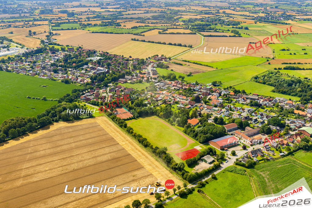 Neue Luftbildaufnahme der Stadt Grube - Das Luftbild wurde 2025 vom UL-Flugzeug heraus erstellt ( keine Drohnenaufnahme ) - Hochauflösende Luftaufnahme - für Wandbilder und großformatige Ausdrucke geeignet. Das besondere Geschenk!Hier alle&nbsp;Infos zur Lizenzierung der LuftaufnahmeWir fliegen auch dieses Jahr wieder in Ihre Region um Luftbilder zu erstellen.- Luftbild anfragen