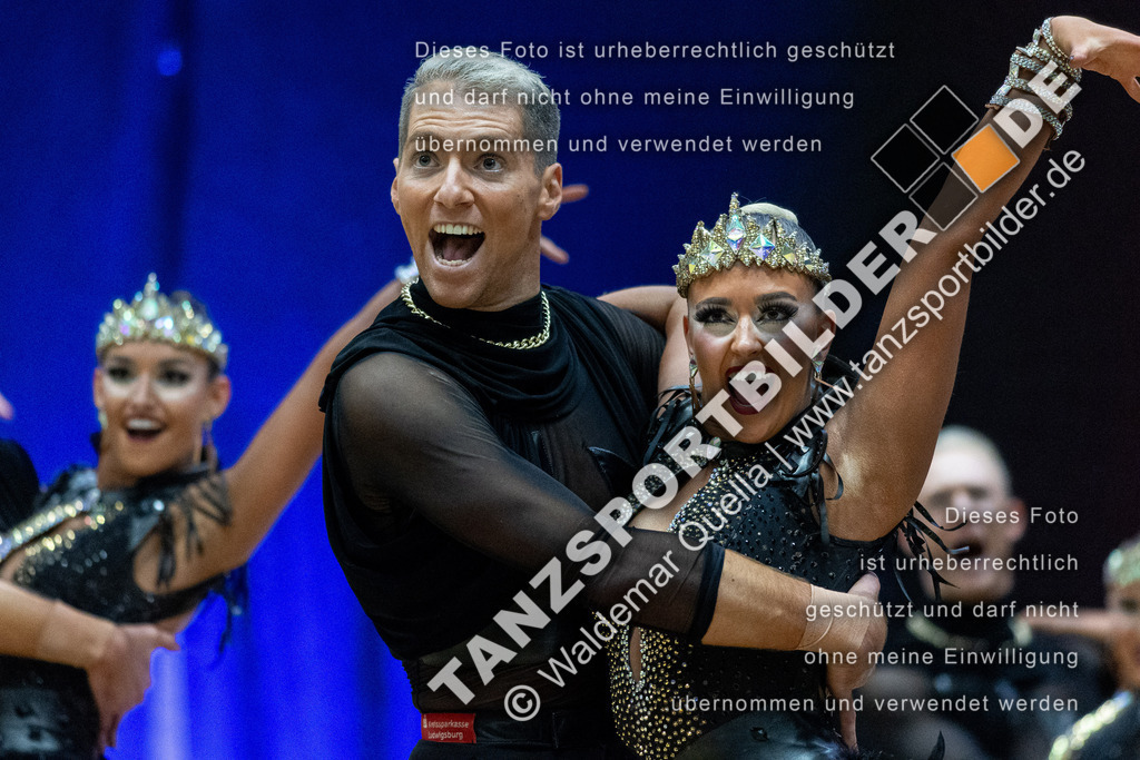 20240113-13224 | Hier finden Sie Tanz Bilder vom Latein und Standard Formationen tanzen. Sportbilder vom Tanzsport. Schöne Fotos und von Weltmeisterschaft, Europameisterschaft, Bundesliga, Regionalliga, Oberliga und Landesliga sowie von GOC Stuttgart, DanceComp, WM Bremen
