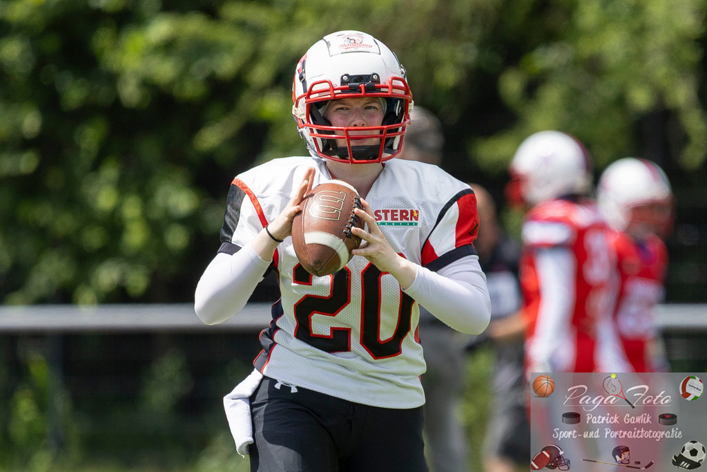 GFLW 1: German Football League Women 1: Rodgau Pioneers Ladies - Stuttgart Scorpions Sisters, 07.06.2026 | Dinah Laura Naegele (Stuttgart Scorpions Sisters #20) mit dem ball in den Händen, Rodgau Pioneers Ladies - Stuttgart Scorpions Sisters, Rodgau, Maingau-Energie-Stadion "Am Weichsee", 7.6.2026 - Realisiert mit Pictrs.com