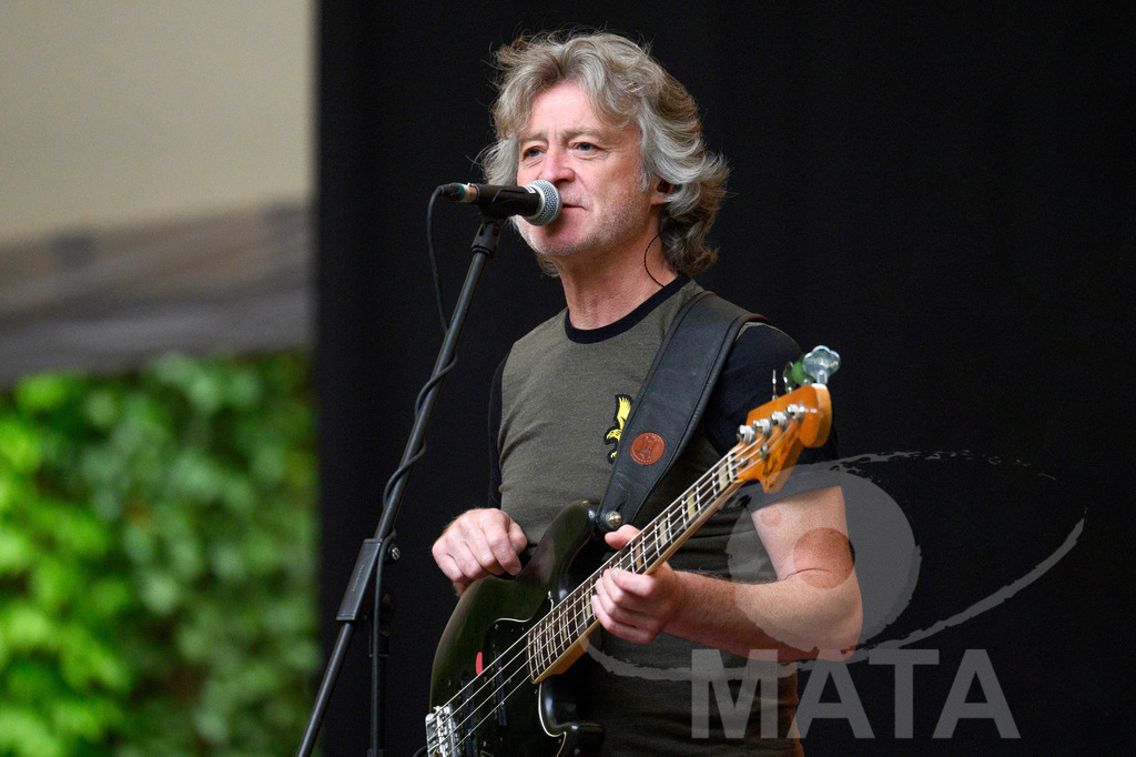 _DWA2778 | Craig Fletcher von John Lees' Barclay James Harvest live bei einem Konzert in Serenadenhof Nürnberg, 01.07.2023 - Realisiert mit Pictrs.com