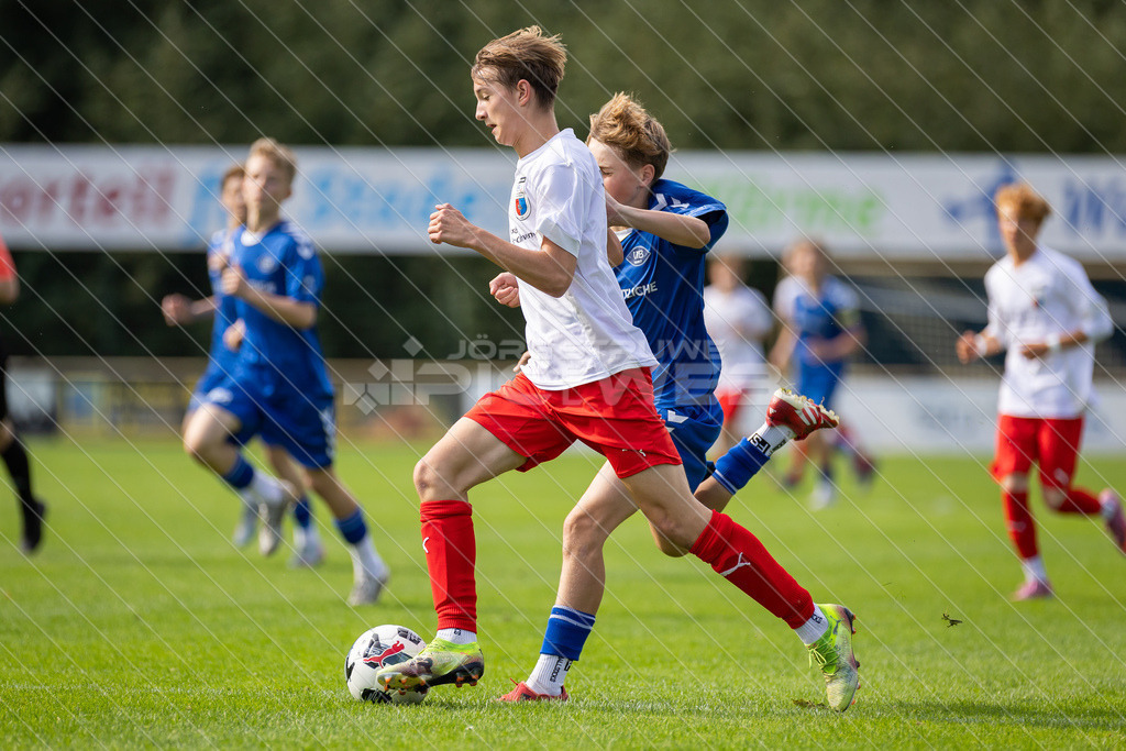 20250920_Picselweb-Fotografie_1R3_0087 | JFV D/A &amp; Stade - VfB Oldenburg0:1 VfB no70:2 VfB no70:3 VfB JFV Eigentor0:4 VfB no70:5 VfB no71:5 JFV no3 Jaric Jimenez-Voss2:5 JFV no9 Janko Sylvester3:5 JFV no16 Damian Elias Mihro Burekovic - Realisiert mit Pictrs.com
