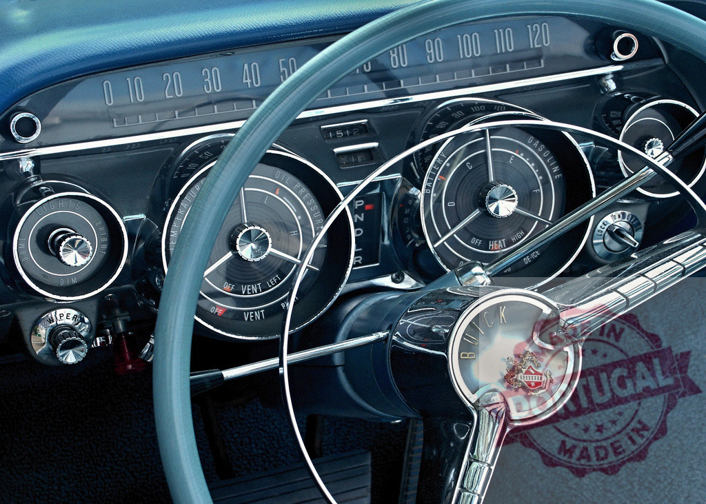 Close-up of Buick Steering Wheel and Dashboard | Classic Buick dashboard and steering wheel showcasing vintage automotive design - Realisiert mit Pictrs.com