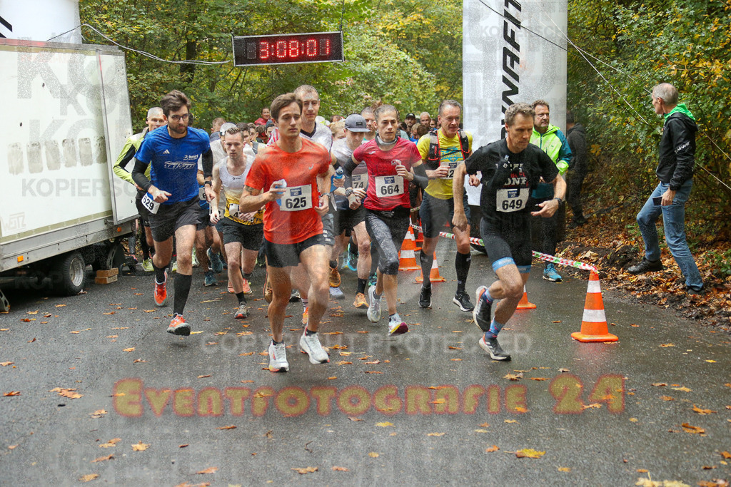 241027_1008_EX1_3475 | Sportfotografie im Rhein-Sieg Kreis, Köln, Bonn, NRW, Rheinland Pfalz, Hessen, etc. Unser Tätigkeitsfeld umfasst den Laufsport vom Volkslauf über den Marathon, Duathlon, Triathon bis zum Ultralauf wie Kölnpfad Ultra oder Schindertrail.