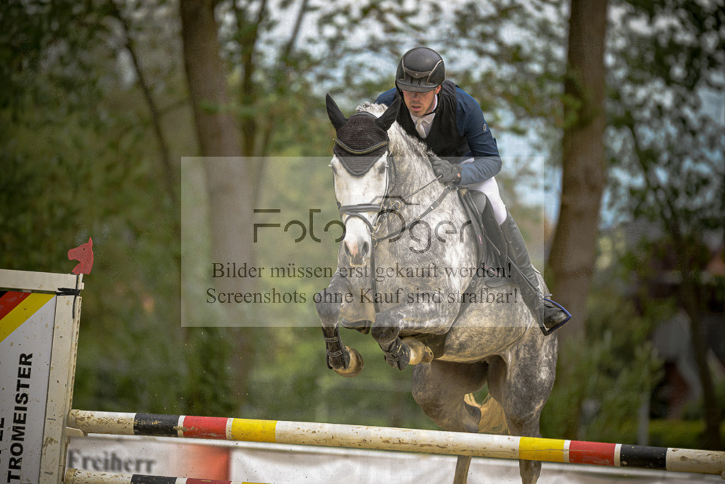 20240505-DOS_0129 | Entdecke hochwertige Reitturnierfotos von Foto Oger. Professionell, emotional und authentisch – jetzt Lieblingsmomente im Shop bestellen.Deutschlandweite Turnierfotografie. - Realisiert mit Pictrs.com