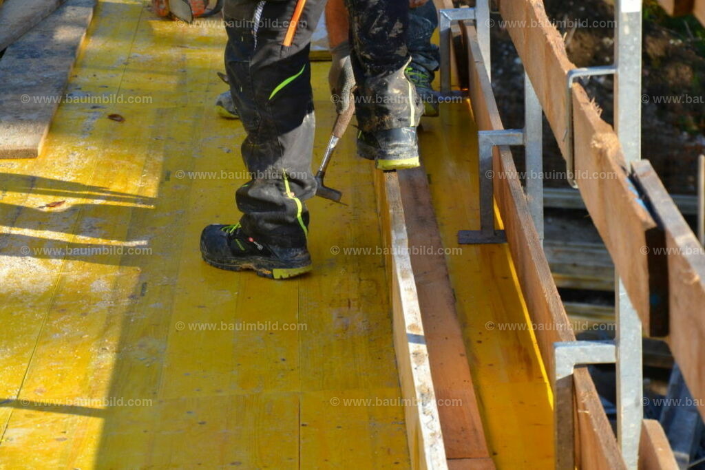 bib-lg04-betonarbeiten-0531 | Nach LV-Leistungsgruppen sortierte Detailfotos über den Bau eines Hauses. Alle Hausbau-Bilder direkt vom Urheber und Autor der Website Haus-Selber-Bauen.com