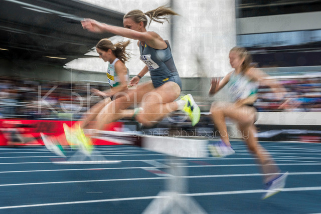 Deutsche Leichtathletik-Meisterschaften; Bochum-Wattenscheid, 26.07.2026 | Gesa Felicitas Krause (Silvesterlauf Trier) gewinnt über 3000m Hindernis, hier mit Lea Meyer (VfL Löningen); Deutsche Leichtathletik-Meisterschaften am 26.07.2026 im Lorheide-Stadion, Bochum-Wattenscheid (Nordrhein-Westfalen).