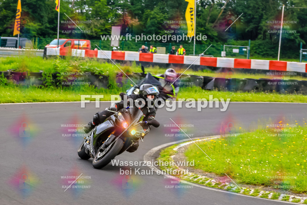 VBK-7044 | Hier findet Ihr Bilder von Touristenfahrten auf der Nürburgring Nordschleife oder von anderen Veranstaltungen die ich besucht habe. Viel Spass beim Durch Schauen 