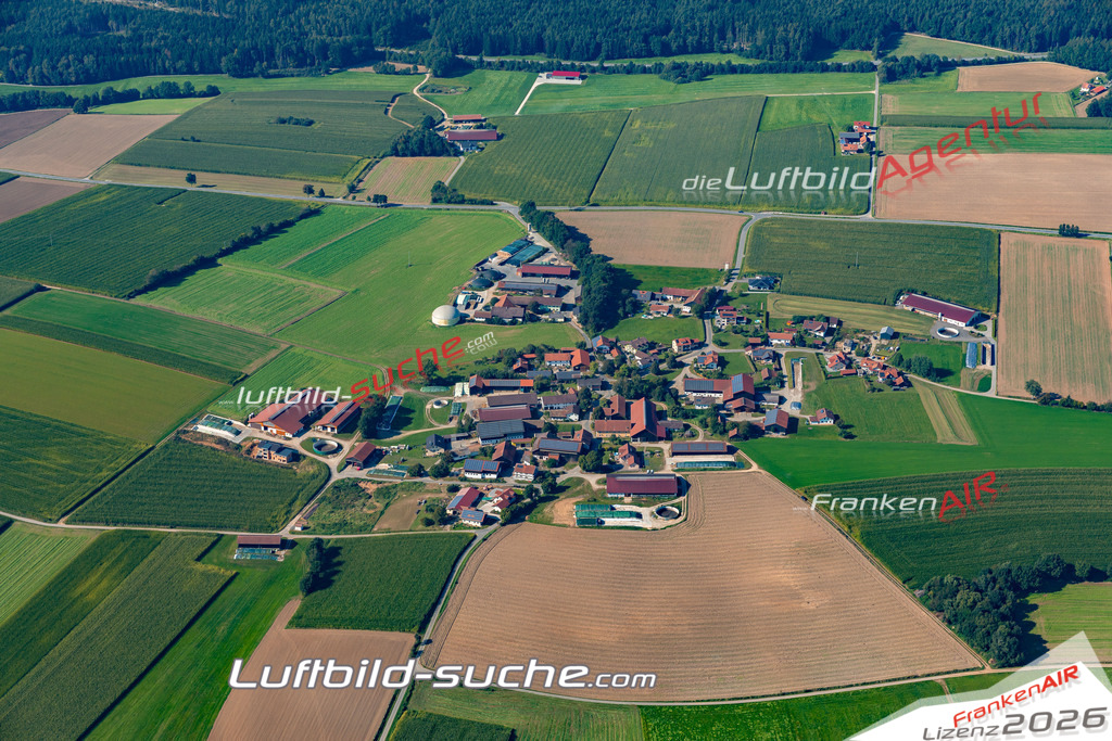 Aktuelles Luftbild von Faustendorf Arnschwang Kauf mit Lizenz / Bildrechten möglich- Die Luftaufnahme wurde 2021 mittels UL-Flugzeug erstellt ( keine Drohne ) - hochauflösende Kamera-Systeme von  Canon -Beste Qualität - Für grossformatige Ausdrucke geeignet. Die Geschenkidee !