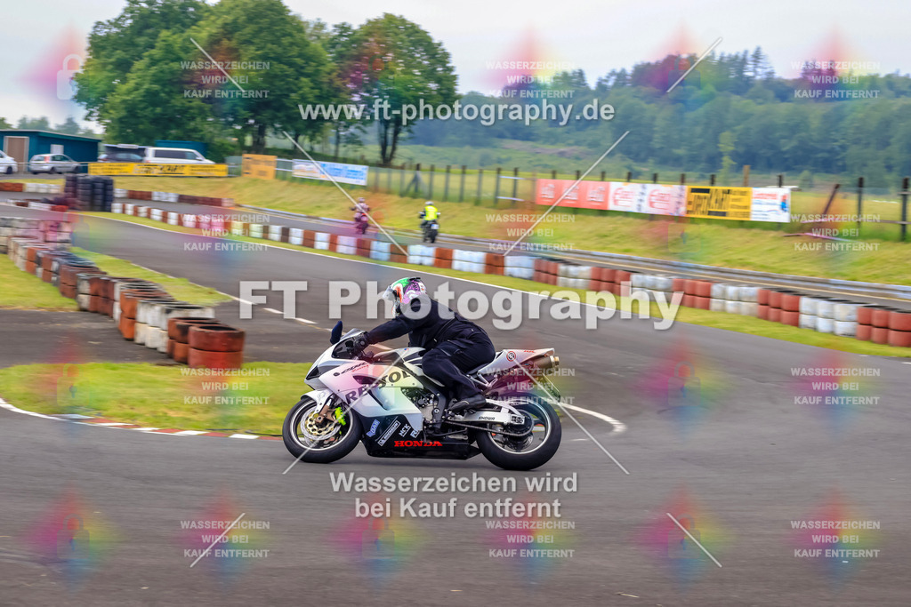 OBK-5680 | Hier findet Ihr Bilder von Touristenfahrten auf der Nürburgring Nordschleife oder von anderen Veranstaltungen die ich besucht habe. Viel Spass beim Durch Schauen 