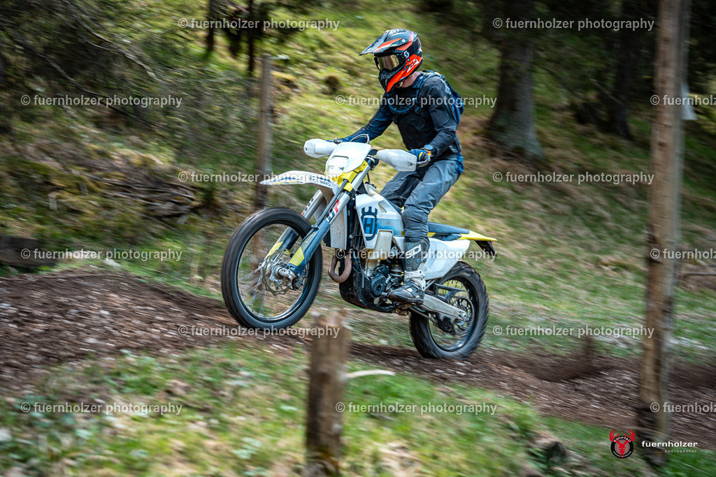 fuernholzer_250501-C1-757 | Fotografische Impressionen von der Red Stag Enduro Extreme by fuernholzer-photography.com. Endurosport in Österreich fotografisch festgehalten von fuernholzer. Auftragsfotografie für Private, Gewerbefotos und Industriefotografie. Eventfotografie, Sportfotografie und Motorsportfotografie. Anbieter von Fotoworkshops, Fototraining, fotografischen Vorträgen und Fotoseminaren.