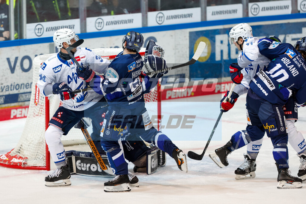 Eishockey | Hendrik Hane, Tom Kühnhackl und Lua Niehus - © Sportfoto-Sale (Jan Brüggemann) - Realisiert mit Pictrs.com
