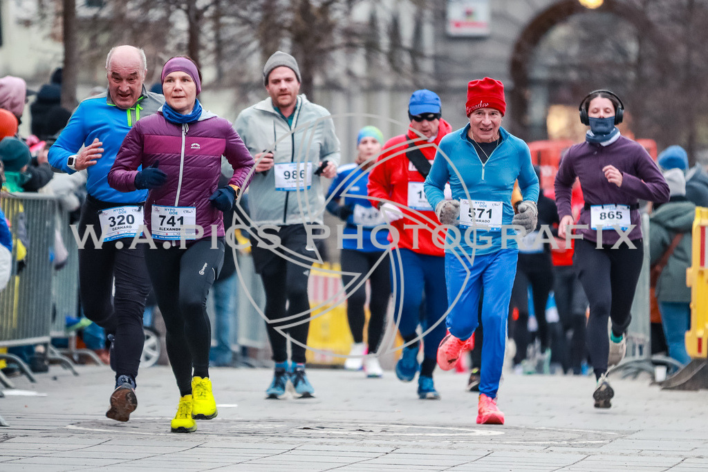 SILVESTERLAUF LINZ 25 | Linz, AUSTRIA, 31. Dezember 25, TRIRUN SILVESTERLAUF LINZ 25 , Image shows: 
Photo: WAPICS / BINDER Manuel