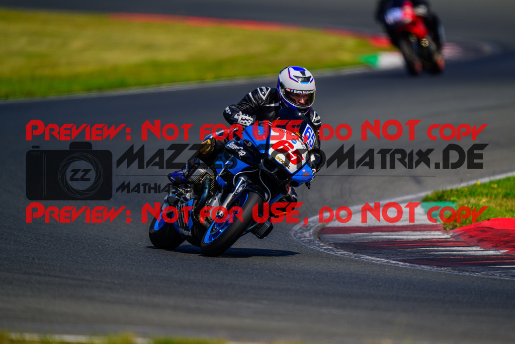 MaZZes_FotoMatrix_240725_6007705_0445 | BLAU