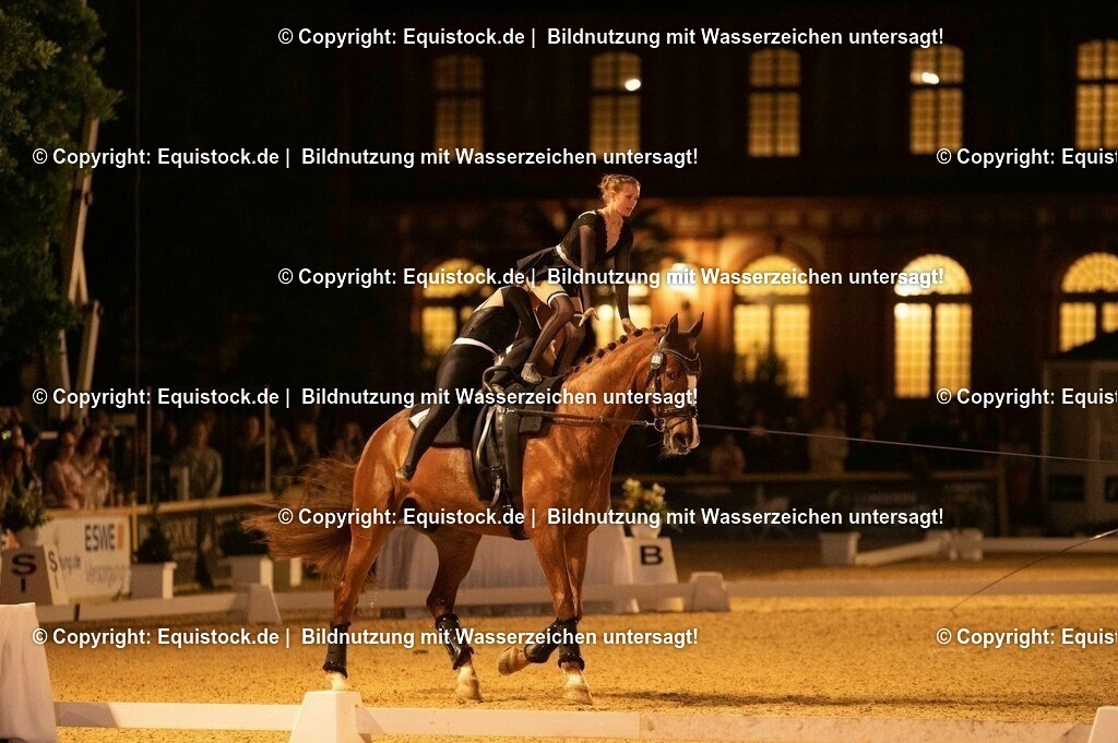 20230527_Voltigieren_NASPA_Flutlicht_0982 | equistock