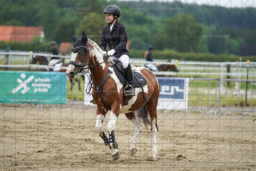 20240630-FAH01216 | Turnierbilder Schwabmünchen, Dressurbilder, Springreitturnier, Reitsportbilder, Turnierfotografen Bayern, Turnierfotograf