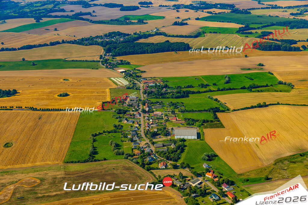 Reinshagen Satow Bild- Das Luftbild wurde 2025 vom UL-Flugzeug heraus erstellt ( keine Drohne bzw. Drohnenaufnahme ) - Hochauflösende Luftaufnahme -Nicht vergleichbar mit Google Maps oder Satelittenbilder- Die Geschenkidee !Mit Lizenz und Bildrechte bestellbar - CC