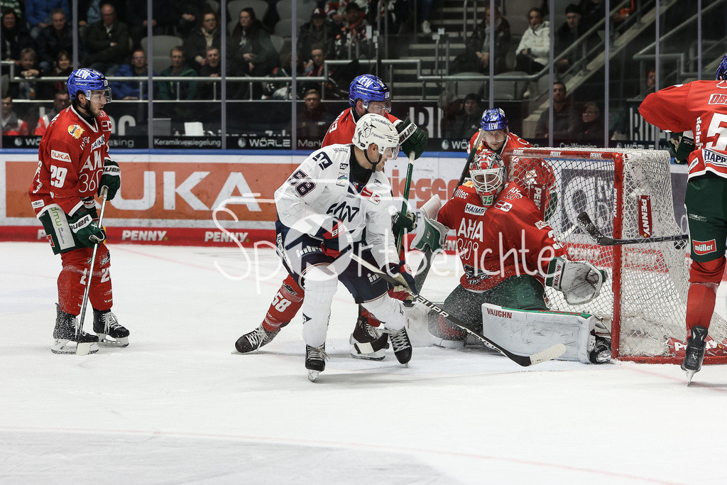 Augsburger Panther - Adler Mannheim | Tyler GAUDET (MAN #58) trifft in dieser Szene zum 2-6 fuer MAnnheim / tor / Treffer