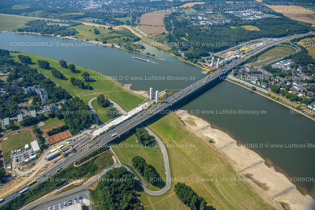 Duisburg220701959 | Luftbild, Baustelle mit  Erweiterung der Autobahn A40 inklusive Ersatzneubau der Rheinbrücke Neuenkamp, Neuenkamp, Duisburg, Ruhrgebiet, Nordrhein-Westfalen, Deutschland