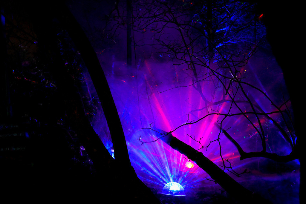 Parkleuchten_GrugaEssen24_48 | Bildergalerie von Sport-Ereignissen aber auch von weiteren spannenden Dingen - nicht nur vom Niederrhein. In Anlehnung an den bekannten Spruch von Hanns Dieter Hüsch heißt das Motto: "Niederrhein ist überall".  - Realisiert mit Pictrs.com