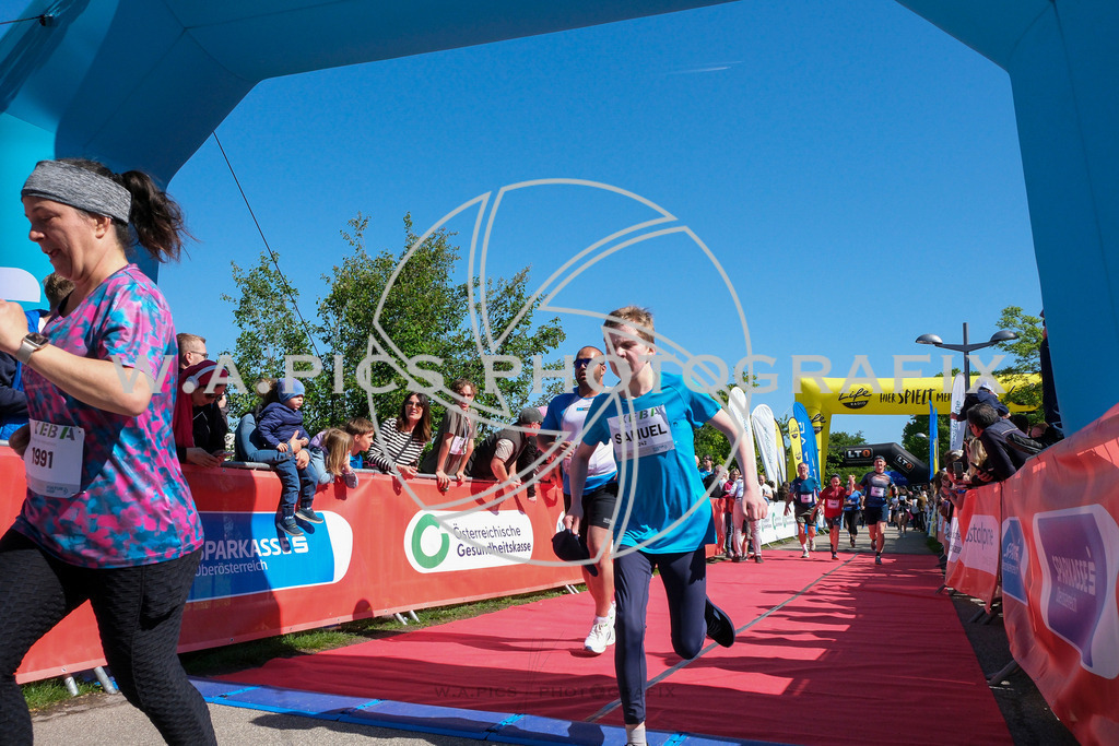 ..... | LINZ,AUSTRIA,27.April 24, Int. 3 Brückenlauf Linz  , Image shows: Photo: WAPICS / Michael ring