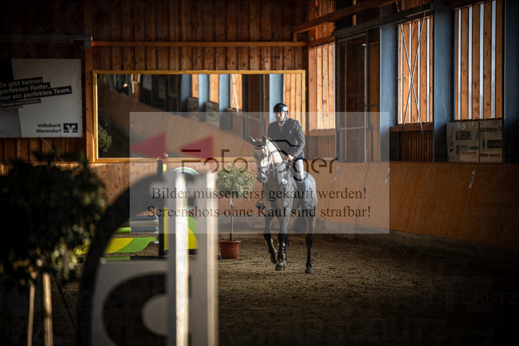 DOS_1689 | Entdecke hochwertige Reitturnierfotos von Foto Oger. Professionell, emotional und authentisch – jetzt Lieblingsmomente im Shop bestellen.Deutschlandweite Turnierfotografie. - Realisiert mit Pictrs.com