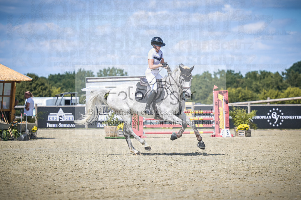 DOS_2206 | Entdecke hochwertige Reitturnierfotos von Foto Oger. Professionell, emotional und authentisch – jetzt Lieblingsmomente im Shop bestellen.Deutschlandweite Turnierfotografie. - Realisiert mit Pictrs.com