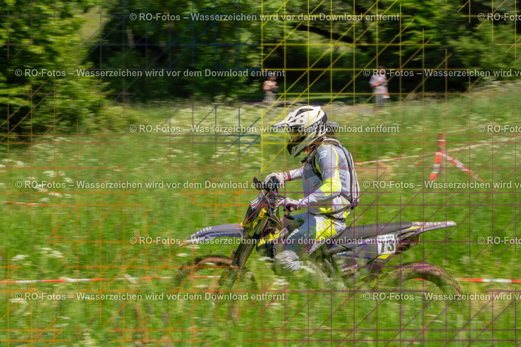 Wolfshausen 2 Lauf -648 | Sportfotografie von RO-Fotos: Motorsport, Motocross, Enduro, Laufveranstaltungen und Triathlon. Professionelle Fotos von Sportlern und Events. - Realisiert mit Pictrs.com