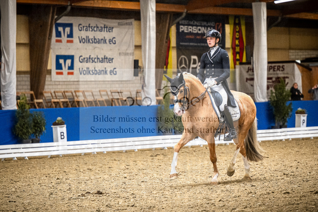 DOS_2152 | Entdecke hochwertige Reitturnierfotos von Foto Oger. Professionell, emotional und authentisch – jetzt Lieblingsmomente im Shop bestellen.Deutschlandweite Turnierfotografie. - Realisiert mit Pictrs.com