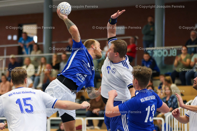 msgII_01900 | despor 2022.10.23 HB Männer Landesliga - Süd MSG Umstadt/Habitzheim II - HSG Kahl/Kleinostheim emspor, emonline, despor,  v.l.,  
 - Realisiert mit Pictrs.com