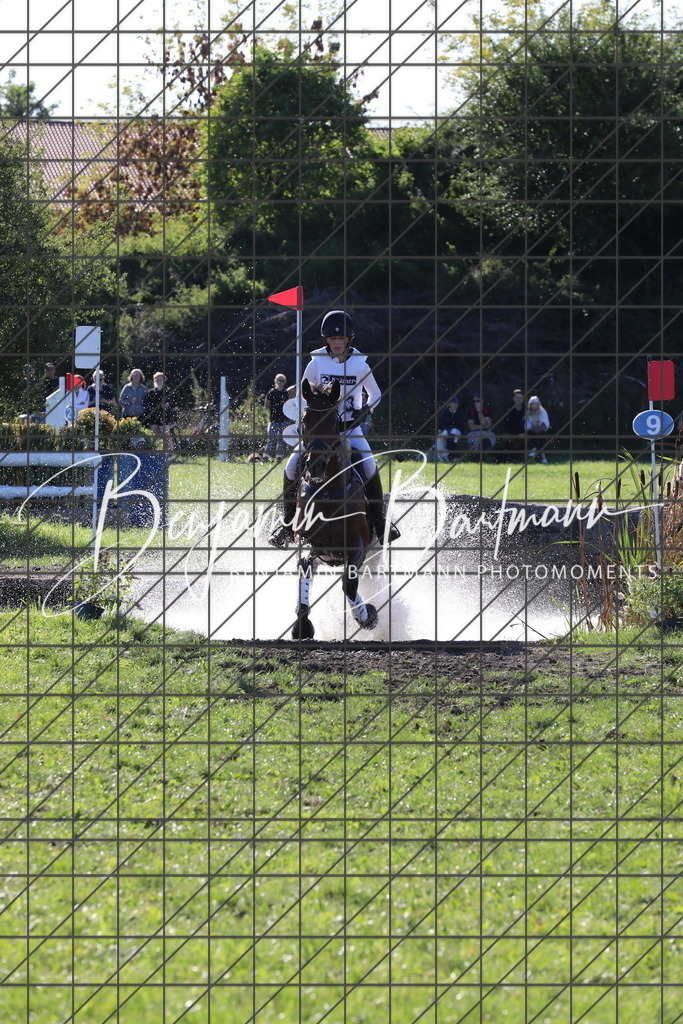 AZ2A1145 | Benjamin Bartmann Photomoments