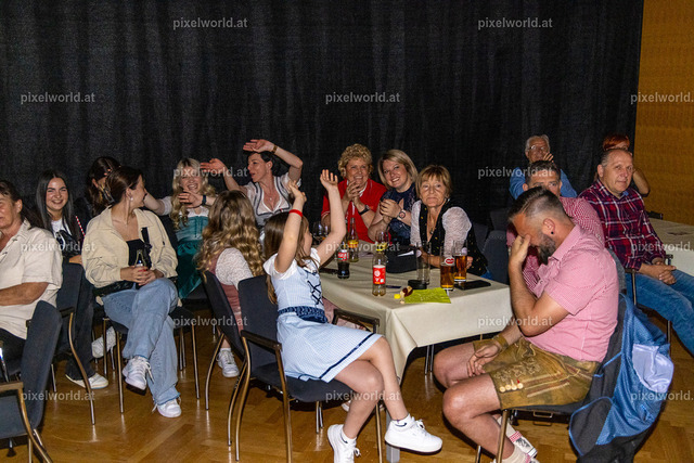 Schlager trifft Tracht | Bildershop von pixelworld.at - Realisiert mit Pictrs.com