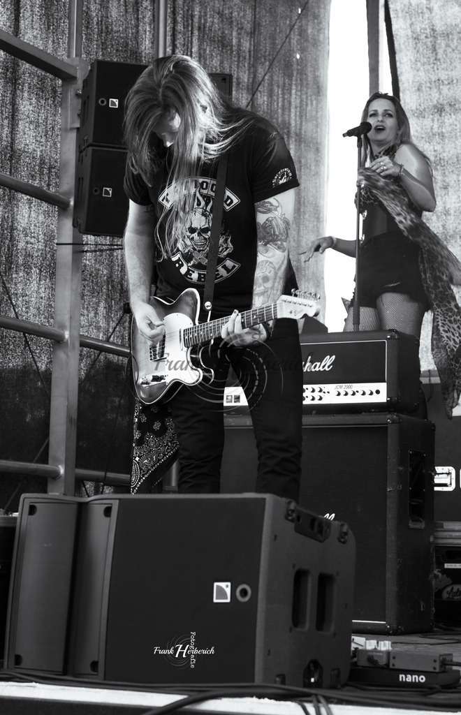 Slash n´Roses | Slash n´Roses - Realisiert mit Pictrs.com