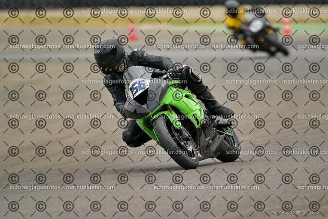 25bt05-1372 | markuskiefer.com - Realisiert mit Pictrs.com