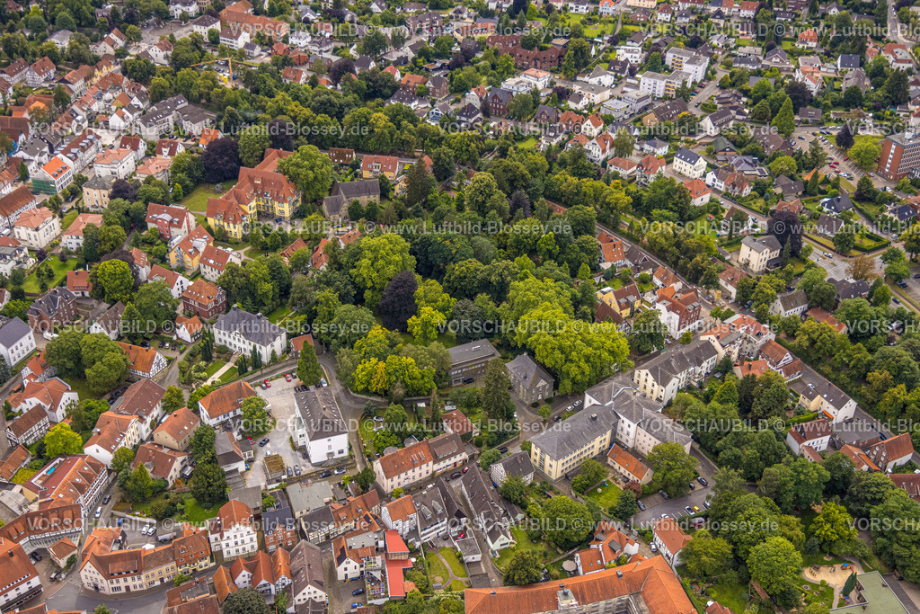 Soest240712796 | Luftbild, Bergenthalpark, Villa Sternberg Roßkampffsgasse, grüne Lunge, oben die Kinderarzt und Jugendarztpraxis, Soest, Soester Börde, Nordrhein-Westfalen, Deutschland