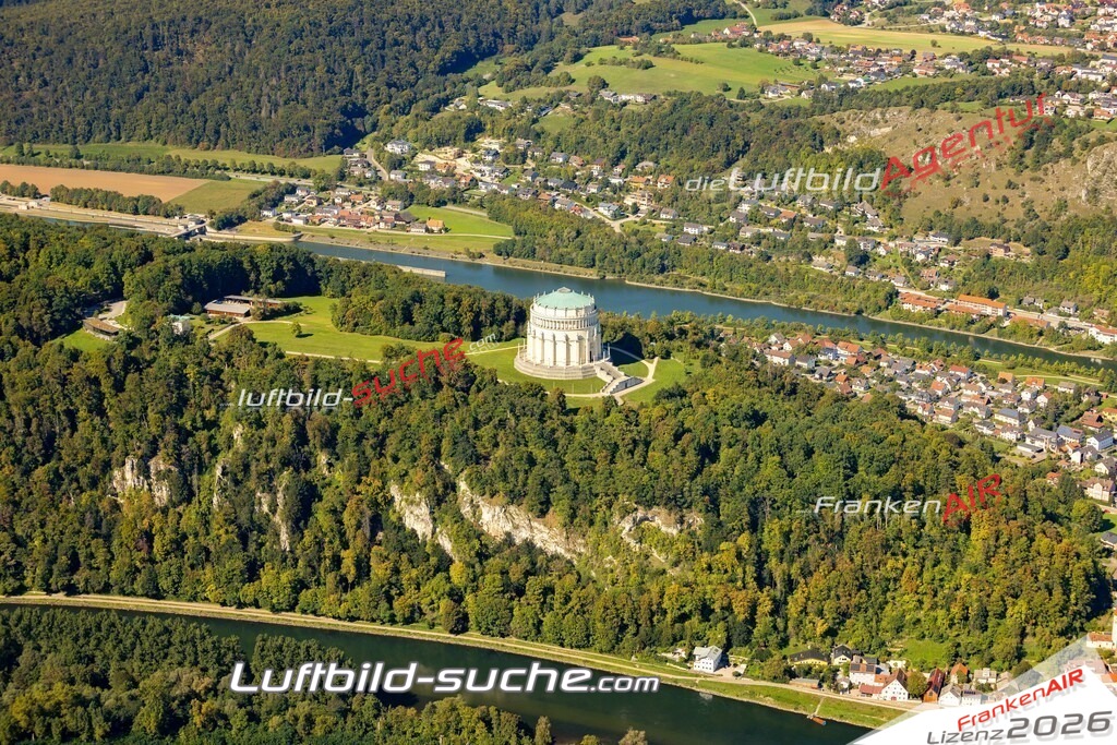 Das Luftbild zeigt : Befreiungshalle Kelheim - Die Luftaufnahme wurde 2023 vom UL-Flugzeug aus erstellt ( keine Drohne ) - Hochauflösende Luftaufnahme - Für grossformatige Ausdrucke geeignet. Die Geschenkidee !Mit Lizenz und Bildrechte bestellbar