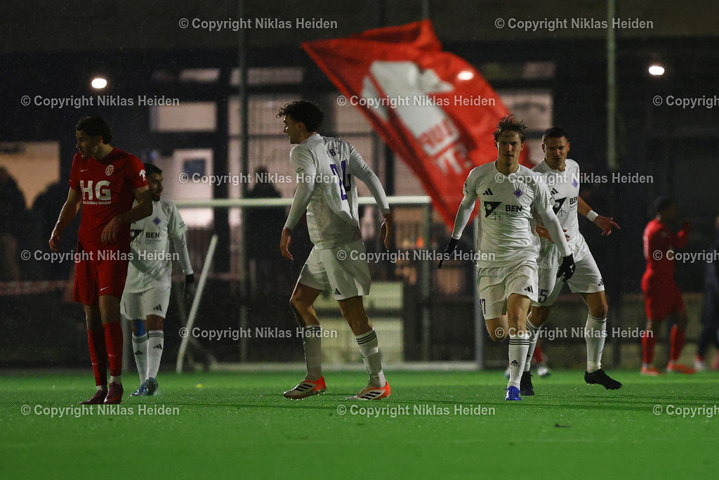 NH_EimsbüttelerTV_HEBC_OberligaHamburg_06122025 | #17 Robert Schick (HEBC) bejubelt seinen Treffer zum 3:2.Fußball I Herren I Gamesright Oberliga Hamburg I Saison 2025-2026  I 20. Spieltag I Eimsbütteler TV - HEBC I 06.12.2025 I Sportzentrum Hoheluft