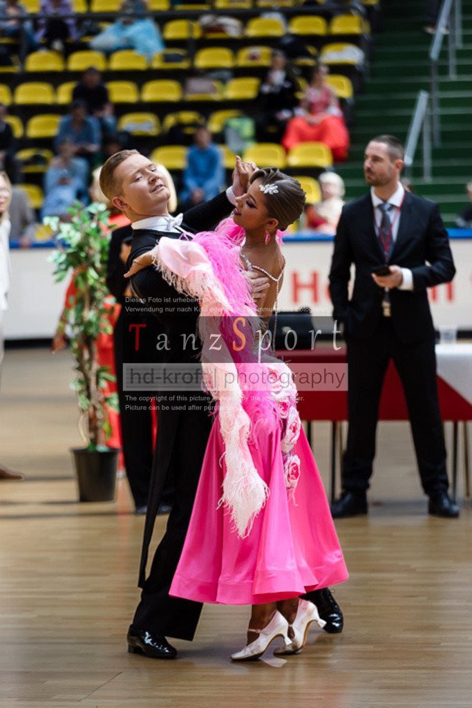 20250517_HessenTanzt_WDSF_IntOpen_Std_0634 | Tanzsportbilder, Standardtanz, Lateintanz, WDSF, DTV, LTVB, dancecomp, goc, hessen tanzt, blaues band der spree, walzer, tango, wiener walzer, slowfox, quickstepp, samba, rumba, cha-cha-cha, paso doble. jive, hd-kroft photography, turniertanzsport