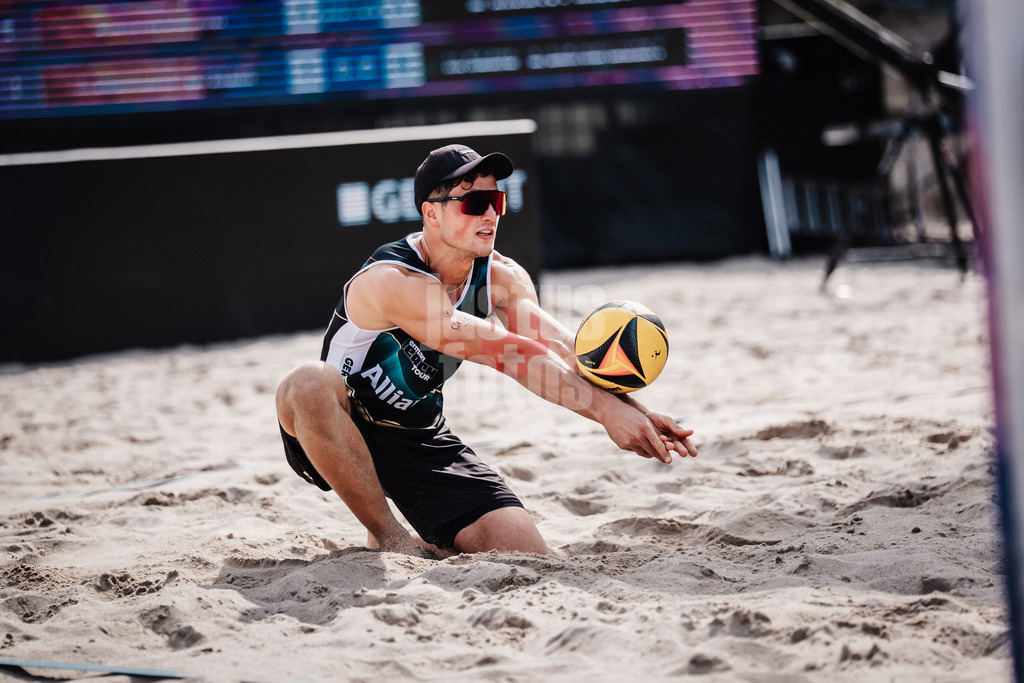 Beachvolleyball | Männer | Deutsche Meisterschaften 2025 Timmendorfer Strand | 04.09.2025 | Sven Winter nimmt den Ball an