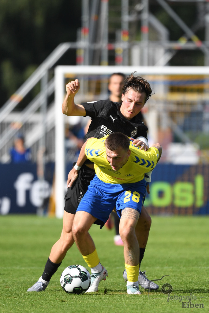SV Atlas-Delmenhorst-Borussia Mönchengladbach | DFB-Pokal 1. Runde;SV Atlas Delmenhorst (gelb)-Borussia Mönchengladbach (schwarz) am 17.08.2025 in Oldenburg (Marschweg-Stadion), Photo: Philip Eiben 2025 - Realisiert mit Pictrs.com