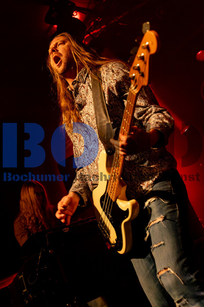 SES_NURPUR20250102-19 | bond - Realisiert mit Pictrs.com