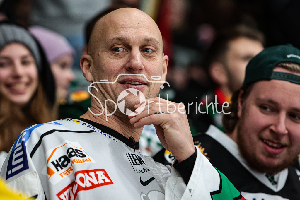 Augsburger Panther - Fischtown Pinguins Bremerhaven | Ex Panther Profi Christian EKLUND unterhaelt sich mit einem Fan