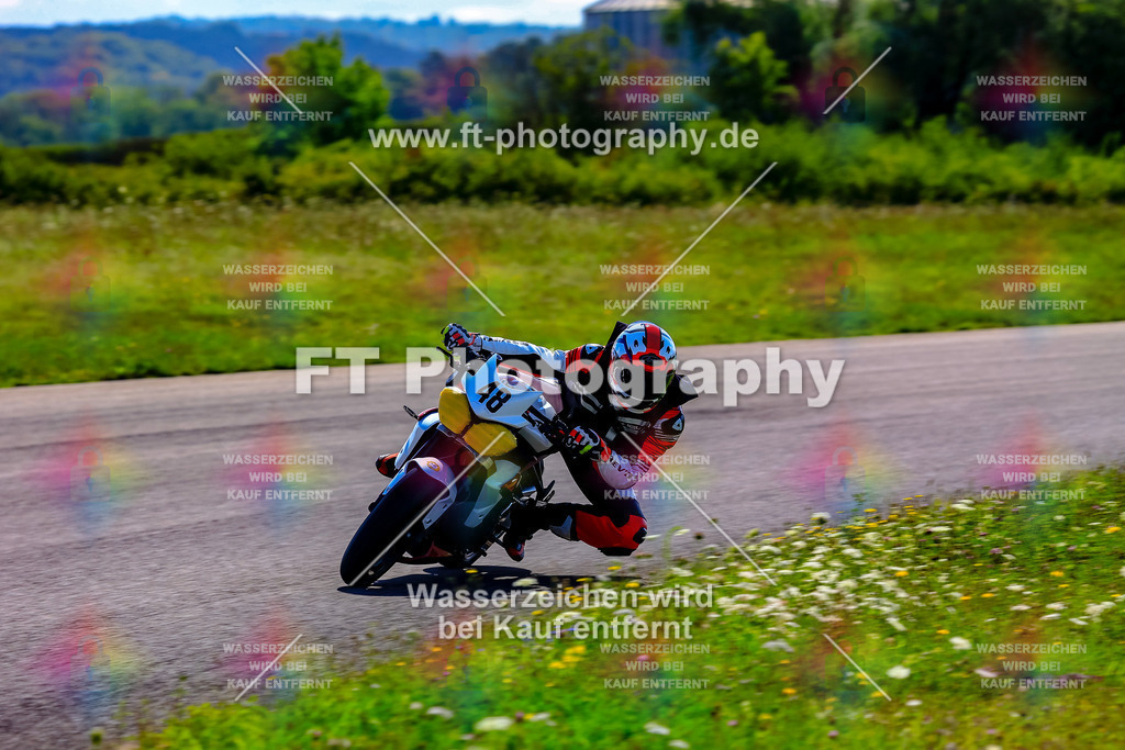 048-5565 | Hier findet Ihr Bilder von Touristenfahrten auf der Nürburgring Nordschleife oder von anderen Veranstaltungen die ich besucht habe. Viel Spass beim Durch Schauen 