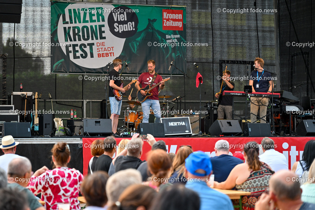 Linzer Kronefest 2023_ 18.08.2023-49 | 18.08.2023, Linzer Kronefest 2023, AUT, im Bild Linzer Kronefest 2023,  Local Hero, Hertha


Menschen, Fans, Besucher, Stimmung, Party