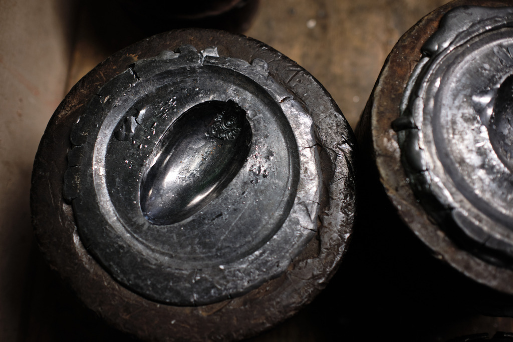 Detail in der Werkstatt | Wien, Austria - April 20, 2021: Jarosinski &amp; Vaugoin; Detail in der Werkstatt. - Realisiert mit Pictrs.com