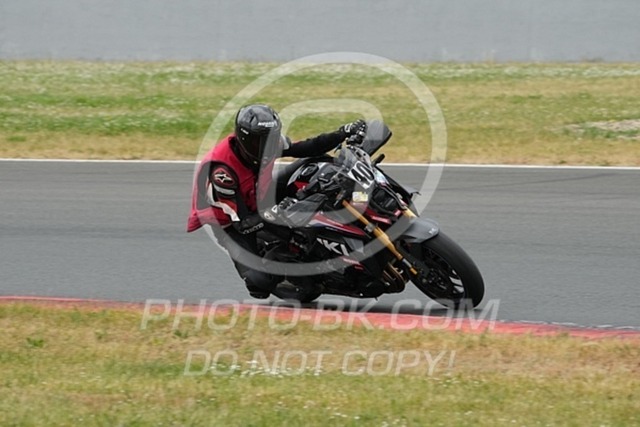 2024_05_18_PBK_35791 | Sportfotografie; SlowMotion; Video; Rennstrecke; Hafeneger; Speer; Racing; RSE; BMW; CBO; Trackday; Motorsportarena; Hockenheimring; Brno; Most; Barcelona; Valencia