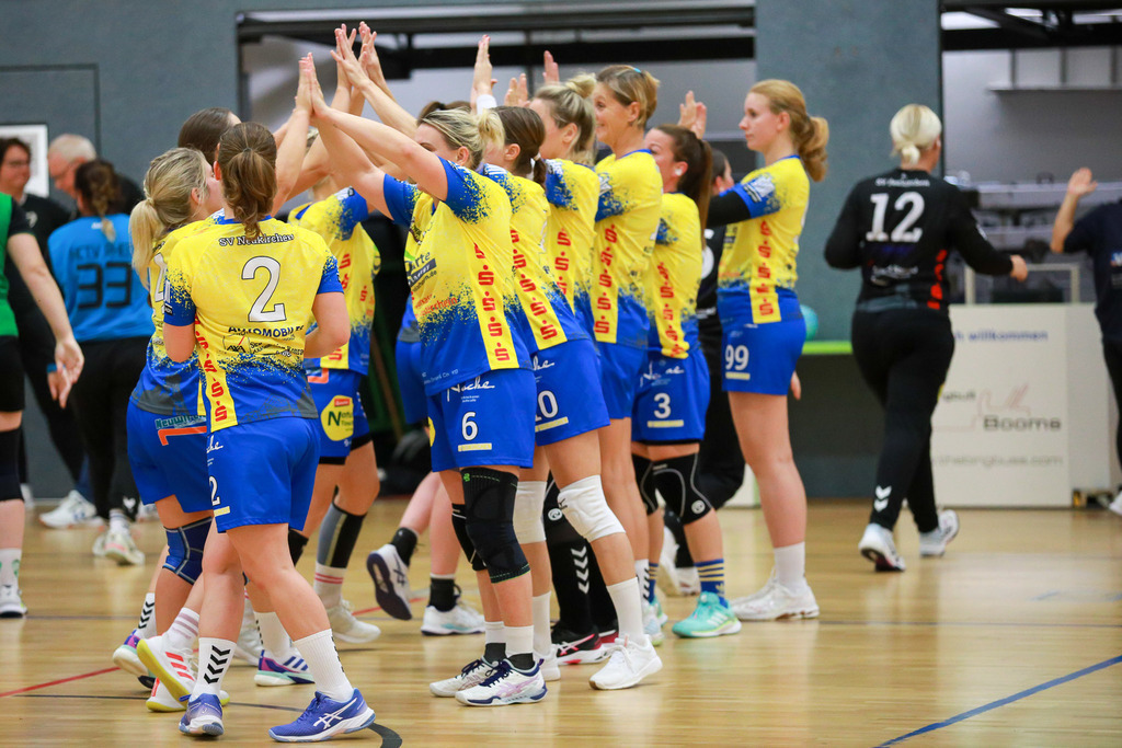 HcTvRhedeII_SvNeukirchen_150924_032 | Bildergalerie von Sport-Ereignissen aber auch von weiteren spannenden Dingen - nicht nur vom Niederrhein. In Anlehnung an den bekannten Spruch von Hanns Dieter Hüsch heißt das Motto: "Niederrhein ist überall".  - Realisiert mit Pictrs.com