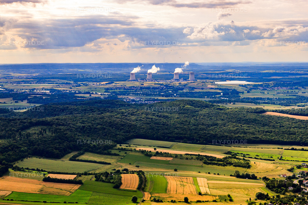 Luftbild: Blick zum KKW Cattenom nach NW in Kœnigsmacker im Bundesland Moselle in Frankreich. – Foto: IMG_50599.jpg vom 23.06.2012 durch Werner Riehm/FLY-FOTO.de – Auflösung des Originals: 4752 x 3168 px