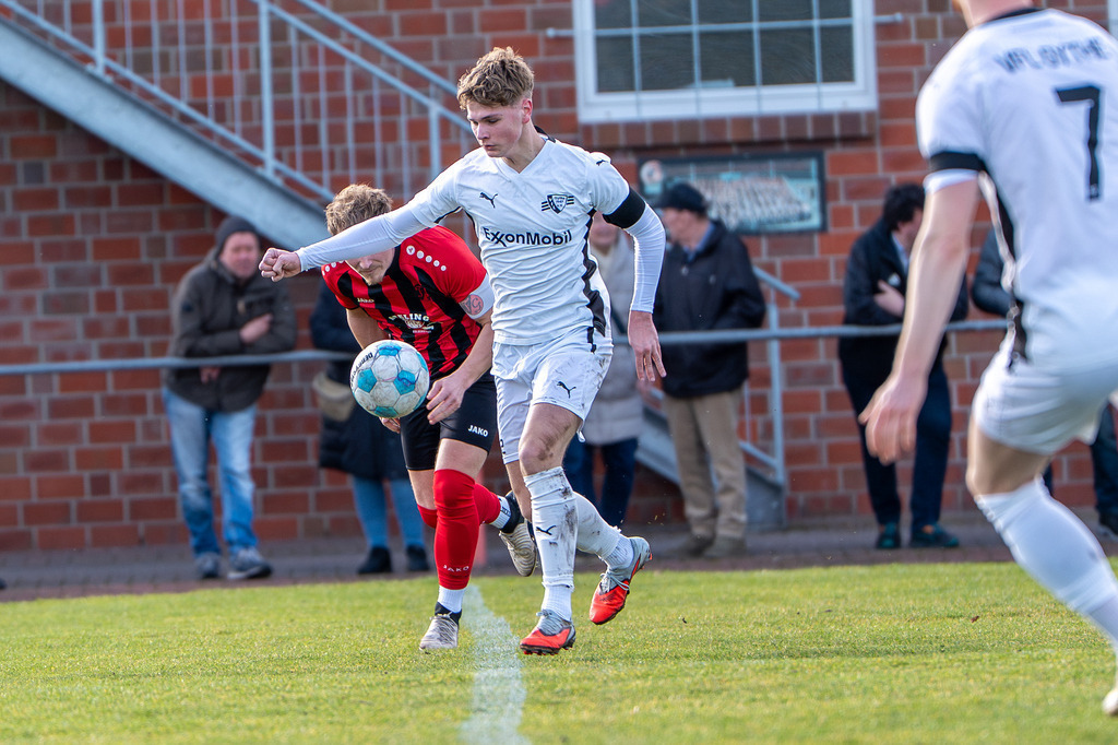 Fußball I Herren I Saison 2025-2026 I Bezirksliga Weser-Ems 4 I 21. Spieltag I TuS Frisia Goldenstedt - Vfl Oythe I 3888 | jns.sportfotos - Realisiert mit Pictrs.com