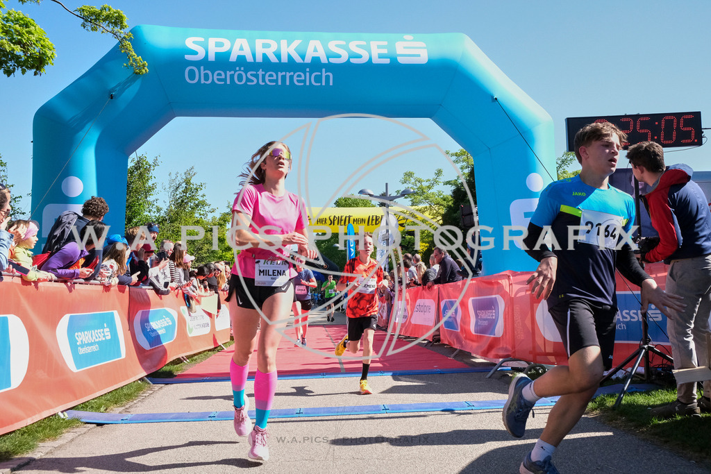 ..... | LINZ,AUSTRIA,27.April 24, Int. 3 Brückenlauf Linz  , Image shows: Photo: WAPICS / Michael ring