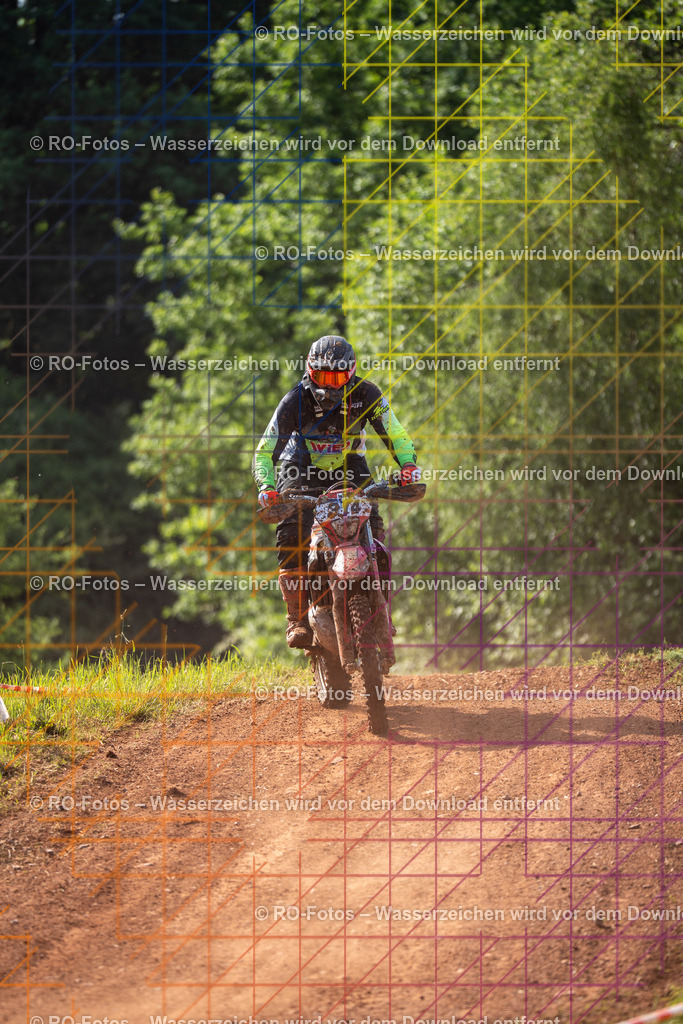 Wolfshausen 4 Lauf -437 | Sportfotografie von RO-Fotos: Motorsport, Motocross, Enduro, Laufveranstaltungen und Triathlon. Professionelle Fotos von Sportlern und Events. - Realisiert mit Pictrs.com